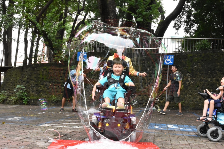 0818-親子泡泡秀 (16)